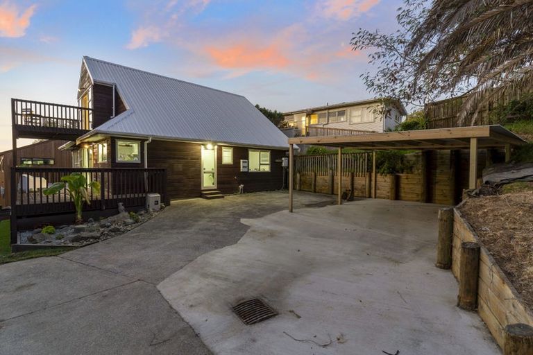 Photo of property in 2/20 Rambler Crescent, Beach Haven, Auckland, 0626