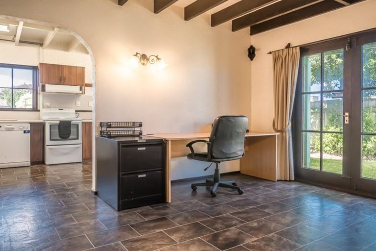 Photo of property in 1 Treadwell Street, Springvale, Whanganui, 4501