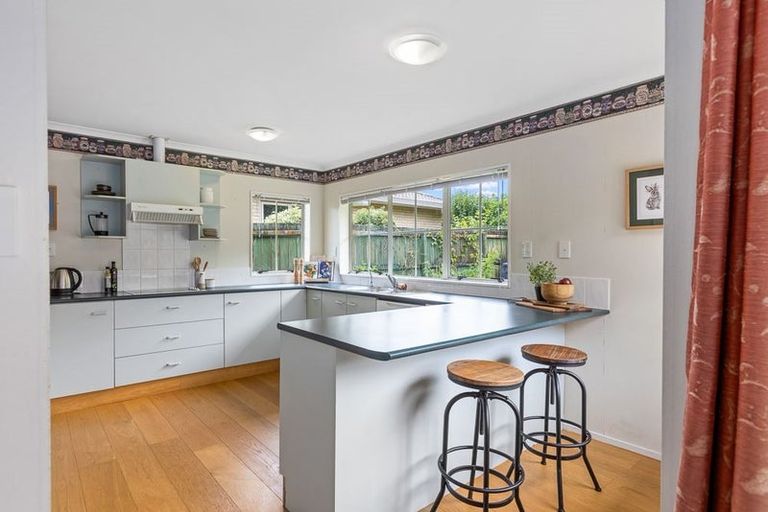 Photo of property in 16 Vanderbilt Parade, Albany, Auckland, 0632