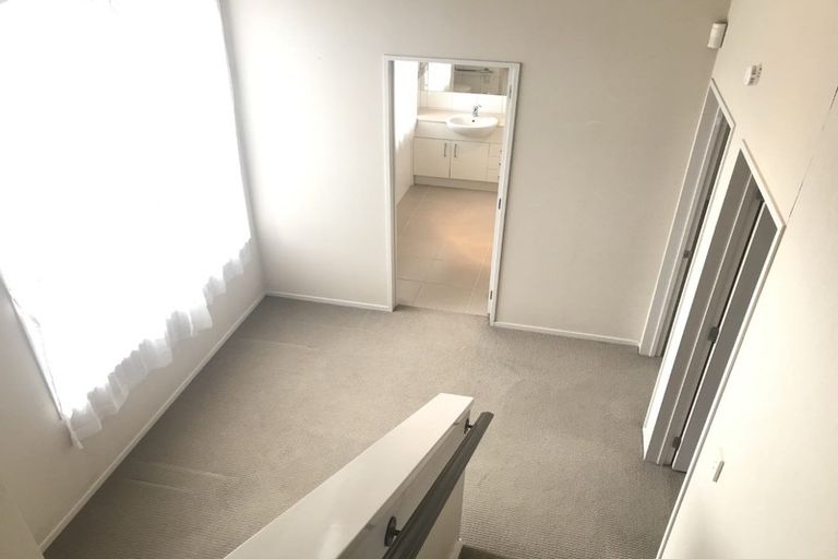 Photo of property in 12 Seresin Crescent, Flat Bush, Auckland, 2016