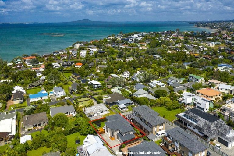 Photo of property in 81a Deep Creek Road, Waiake, Auckland, 0630