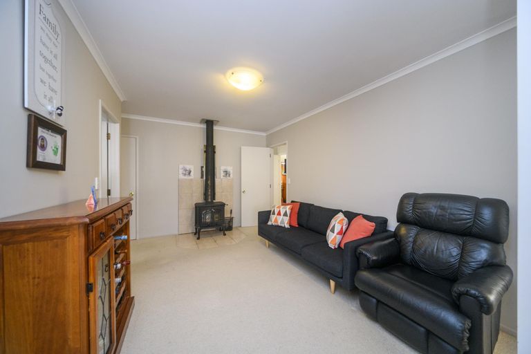 Photo of property in 93 Parnell Heights, Kelvin Grove, Palmerston North, 4414