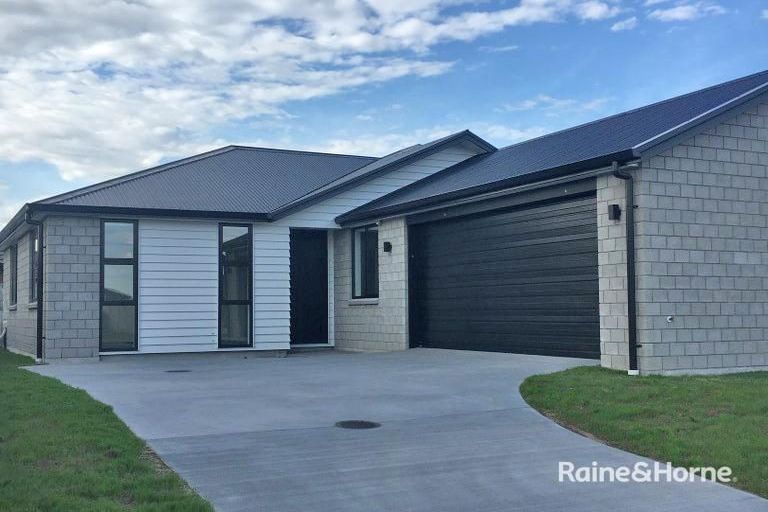 Photo of property in 37 Livingstone Drive, Papamoa Beach, Papamoa, 3118
