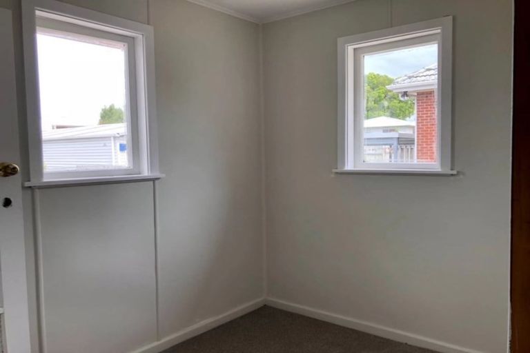 Photo of property in 55 Archibald Road, Kelston, Auckland, 0602