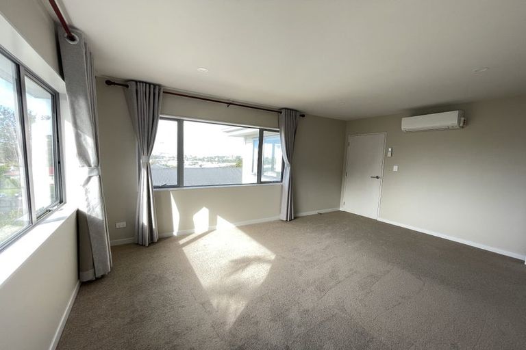 Photo of property in 28a Bruce Road, Glenfield, Auckland, 0629