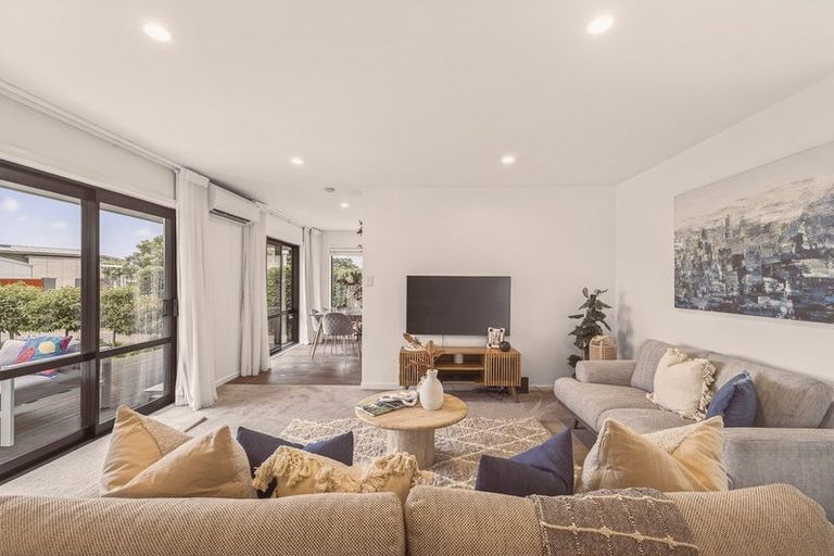 Photo of property in 87 Beachville Road, Redcliffs, Christchurch, 8081