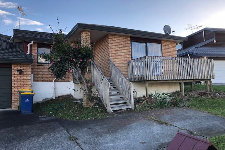 Photo of property in 1 Ryden Place, Glen Eden, Auckland, 0602