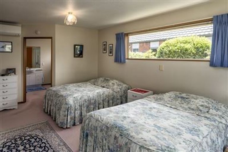 Photo of property in 3 Wiltshire Mews, Avonhead, Christchurch, 8042