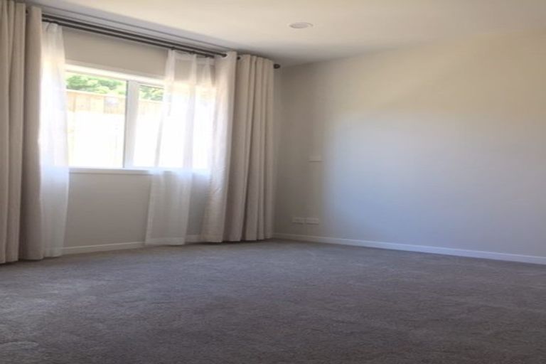 Photo of property in 80 Armstrong Farm Drive, East Tamaki Heights, Auckland, 2016