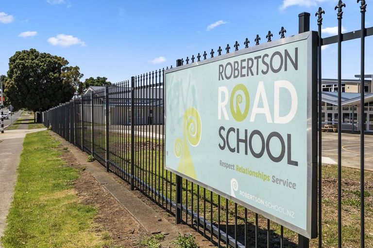 Photo of property in 16 Halswell Street, Mangere East, Auckland, 2024