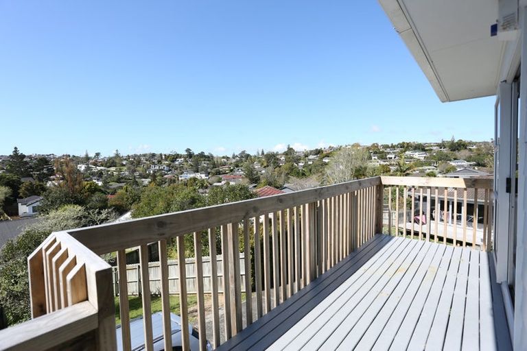 Photo of property in 1/18 Cranston Street, Torbay, Auckland, 0632
