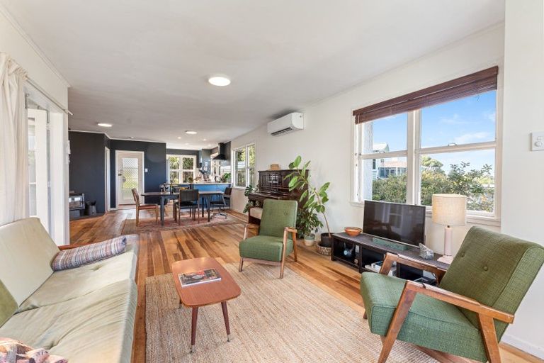 Photo of property in 6 Tainui Street, Castlecliff, Whanganui, 4501