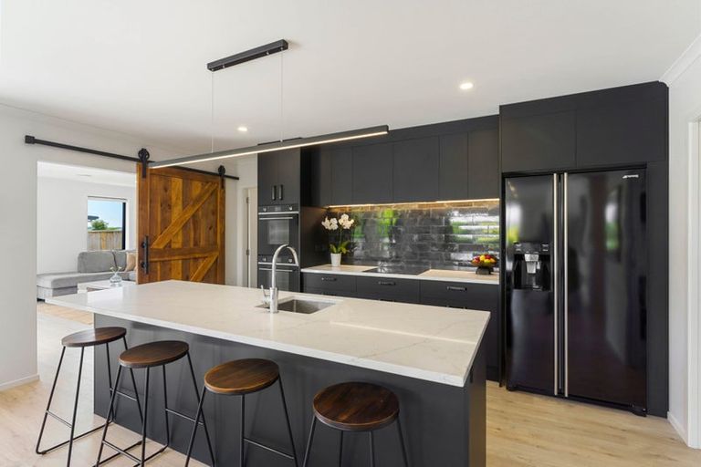 Photo of property in 5 Morepork Drive, Waikanae, 5036