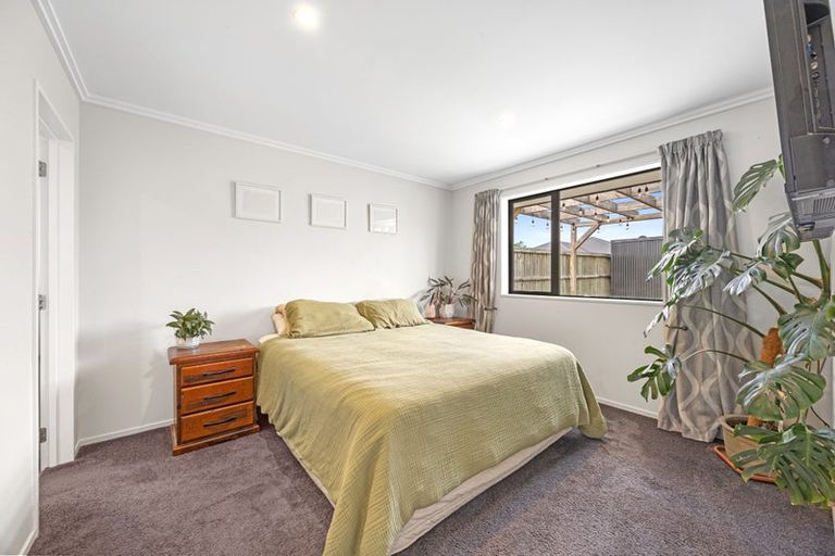 Photo of property in 17 Minerva Crescent, Woodend, 7610