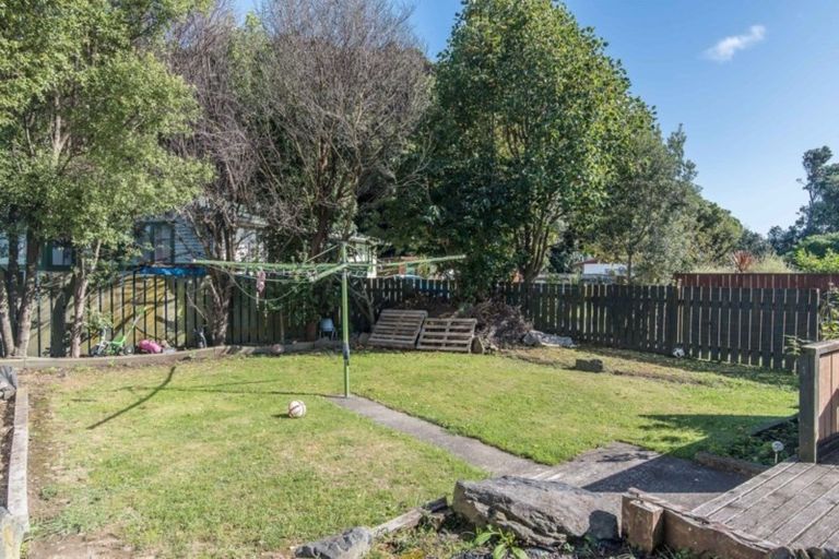 Photo of property in 27 Ruahine Street, Paraparaumu, 5032