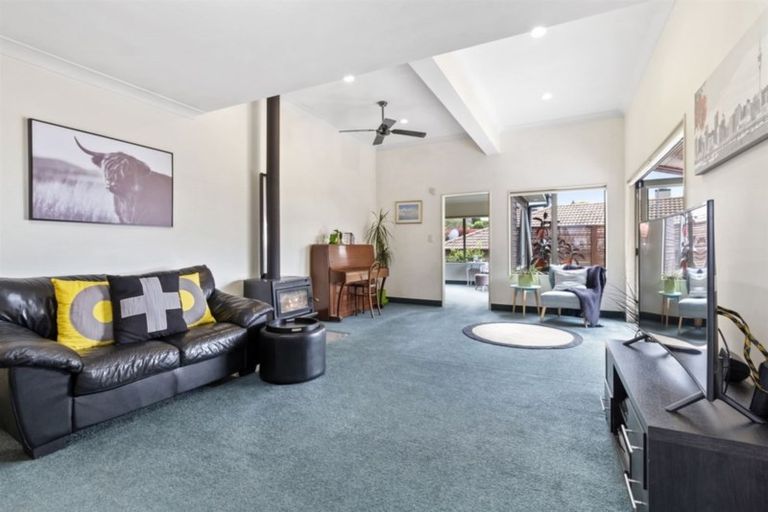 Photo of property in 13 Owen Place, Omokoroa, 3114