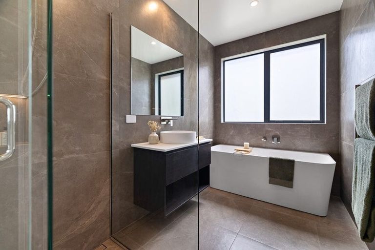 Photo of property in 13 Taurus Lane, Jacks Point, 9371