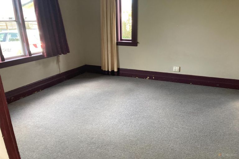 Photo of property in 52 Timaru Road, Waimate, 7924