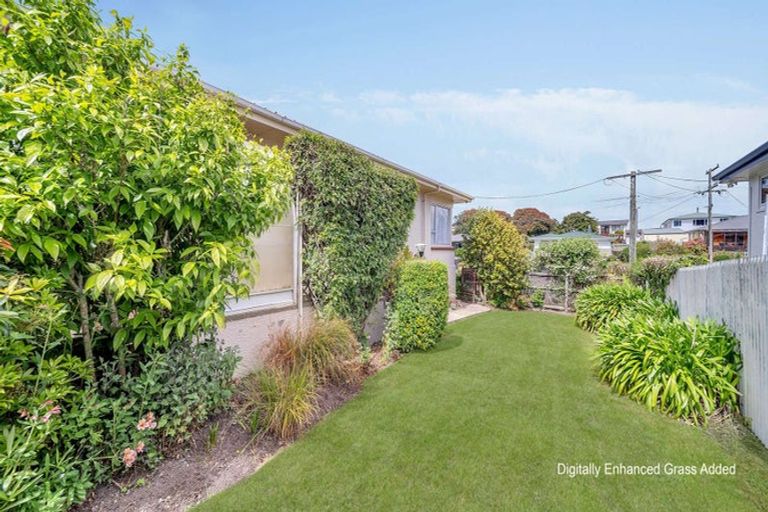 Photo of property in 12 Oxford Street, Holmes Hill, Oamaru, 9401