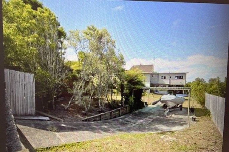Photo of property in 28 Kiteroa Terrace, Rothesay Bay, Auckland, 0630