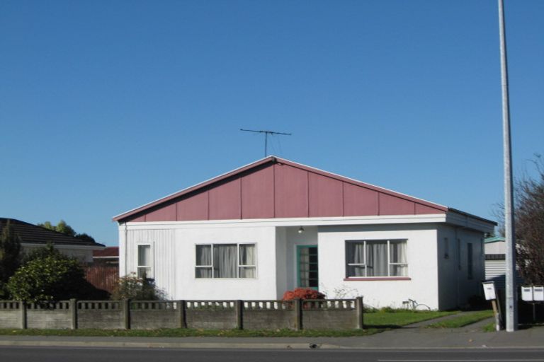 Photo of property in 744 Main North Road, Belfast, Christchurch, 8051