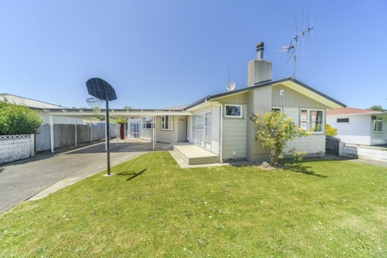 Photo of property in 138 Ruamahanga Crescent, Terrace End, Palmerston North, 4410