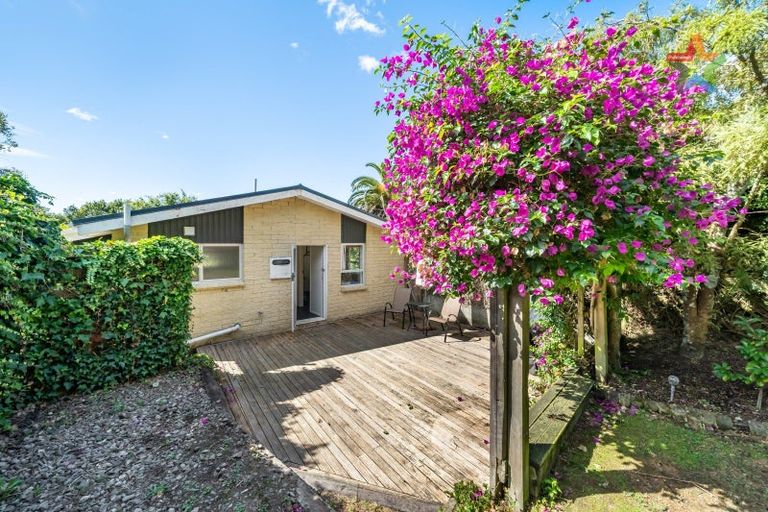Photo of property in 10 Crawford Grove, Naenae, Lower Hutt, 5011