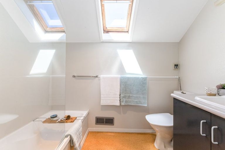 Photo of property in 20a Steyne Avenue, Plimmerton, Porirua, 5026