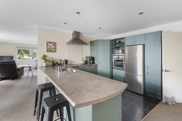 Photo of property in 396 Southland Place, Raureka, Hastings, 4120