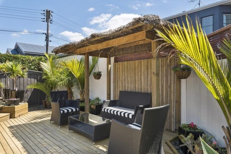 Photo of property in 1/19 Stanley Avenue, Milford, Auckland, 0620