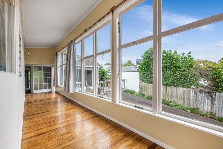 Photo of property in 5 Beacholm Road, Takapuna, Auckland, 0622