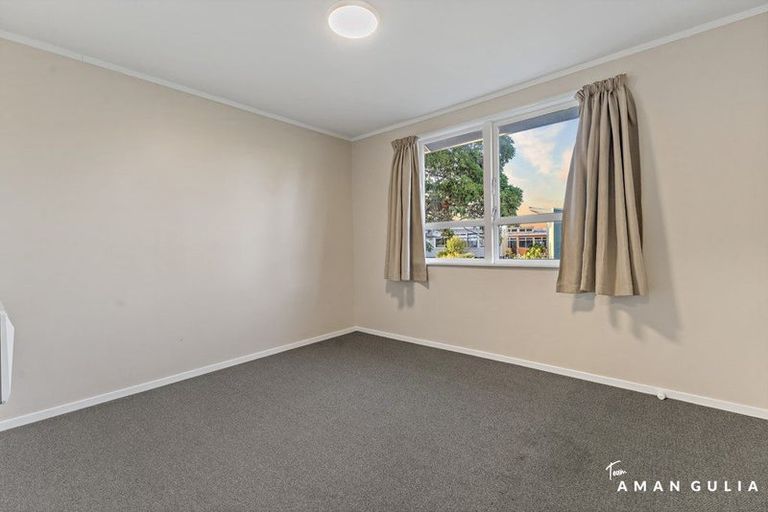 Photo of property in 18 Grandison Crescent, New Lynn, Auckland, 0600