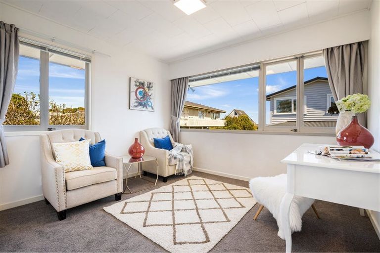 Photo of property in 94 Exmouth Road, Northcote, Auckland, 0627