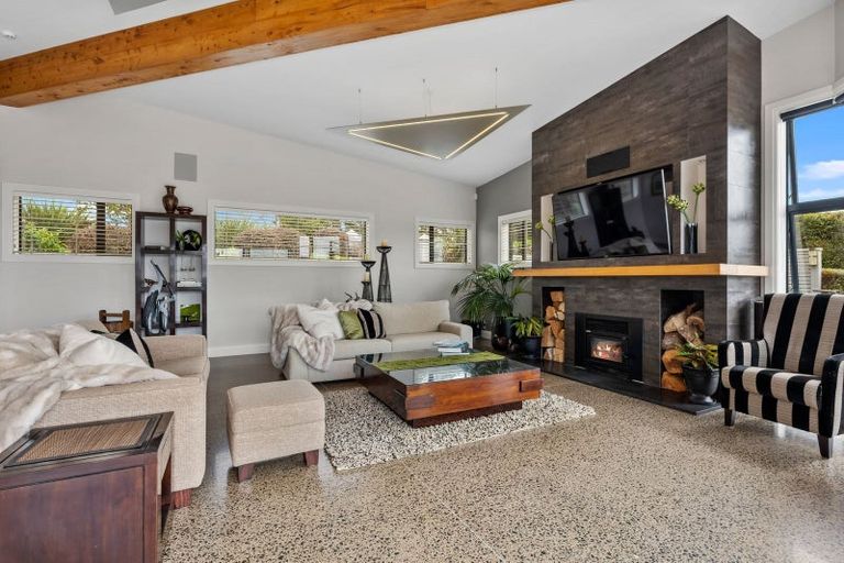 Photo of property in 44 Warman Road, Okura, Albany, 0792