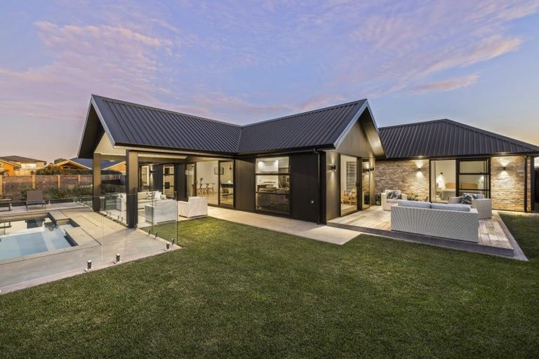 Photo of property in 2 Gabriela Close, Pyes Pa, Tauranga, 3112