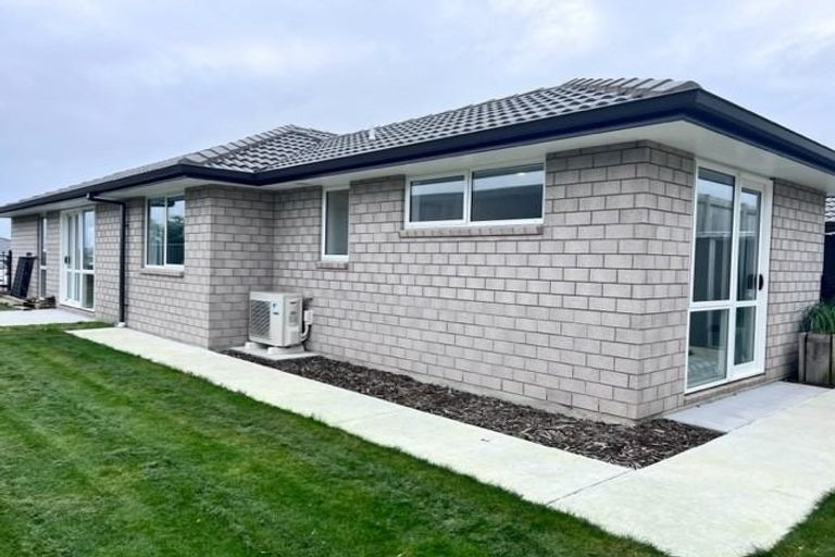 Photo of property in 18 Bridle Way, Omokoroa, 3114
