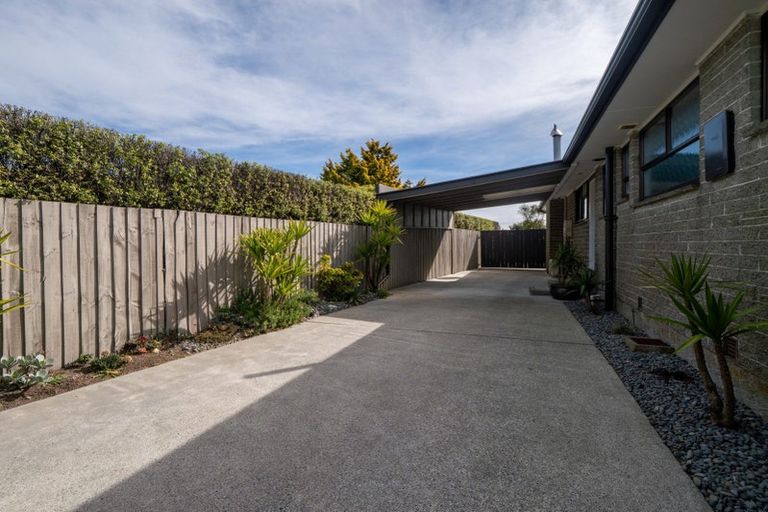 Photo of property in 12 Masham Road, Broomfield, Christchurch, 8042