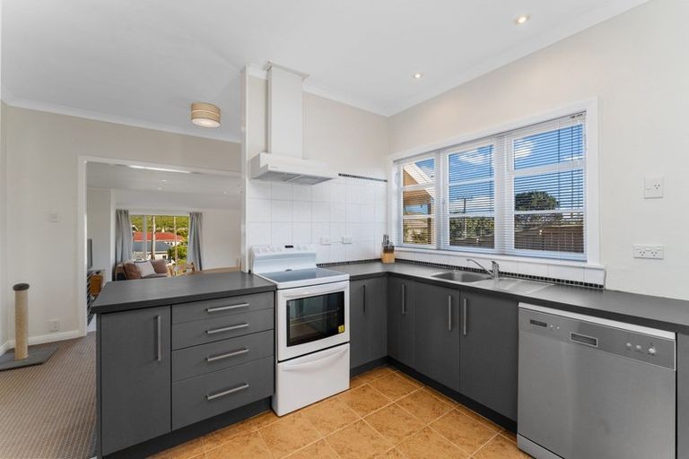 Photo of property in 24 Tremewan Street, Tawa, Wellington, 5028