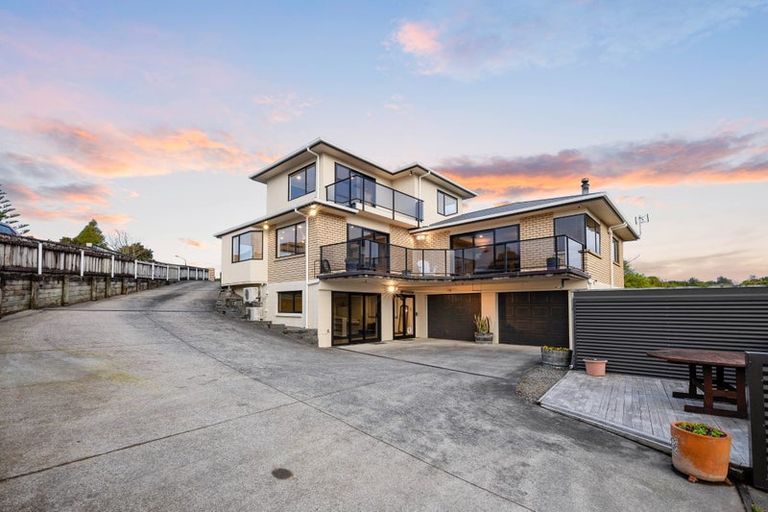 Photo of property in 10 Larsen Place, Merrilands, New Plymouth, 4312