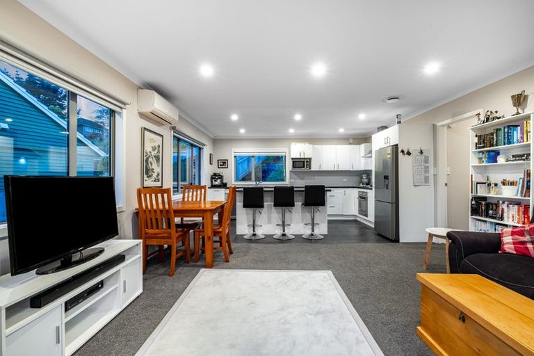 Photo of property in 17a Gloucester Street, Cannons Creek, Porirua, 5024