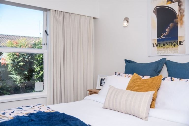 Photo of property in 2/7 Napoleon Avenue, Milford, Auckland, 0620