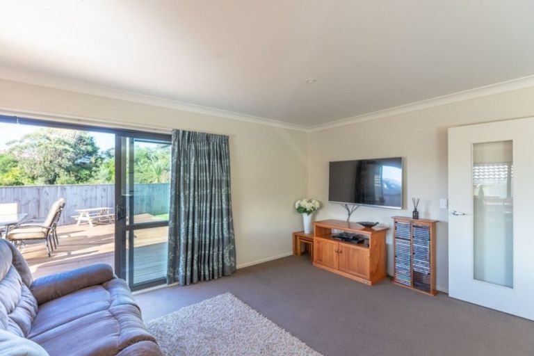 Photo of property in 71 Staithes Drive North, Whitby, Porirua, 5024