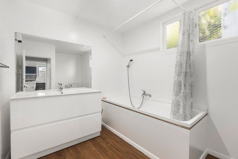 Photo of property in 134 Owhiro Bay Parade, Owhiro Bay, Wellington, 6023