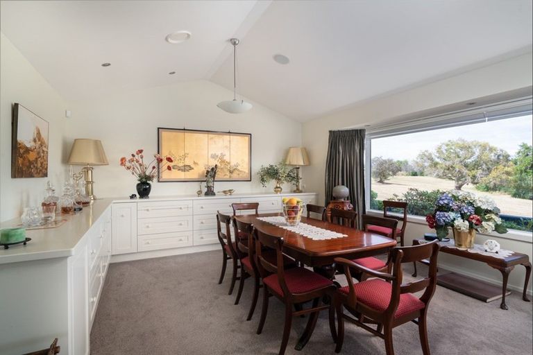 Photo of property in 5 Pukenamu Road, Rainbow Point, Taupo, 3330