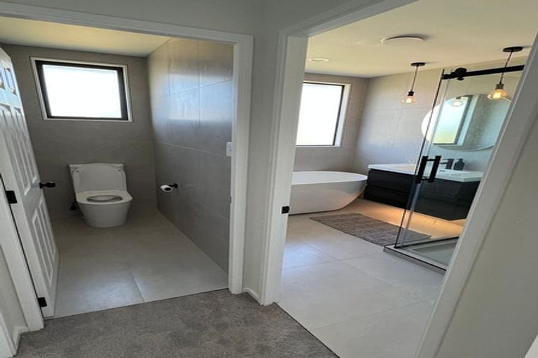 Photo of property in 21 Frederick Reece Drive, The Gardens, Auckland, 2105