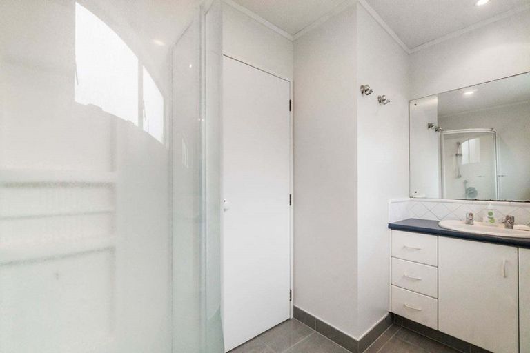 Photo of property in 1/16 Pax Avenue, Forrest Hill, Auckland, 0620