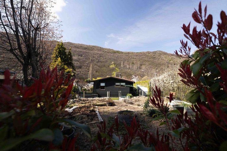 Photo of property in 8 Devon Street, Arrowtown, 9302