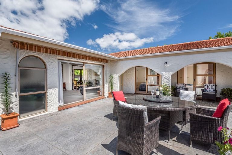 Photo of property in 84 Chelsea View Drive, Chatswood, Auckland, 0626