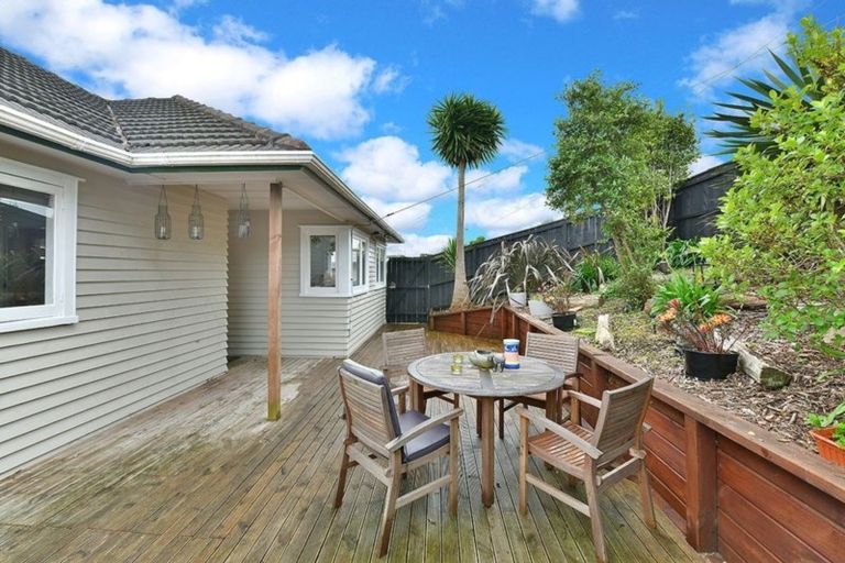 Photo of property in 1/40 Carlisle Road, Browns Bay, Auckland, 0630