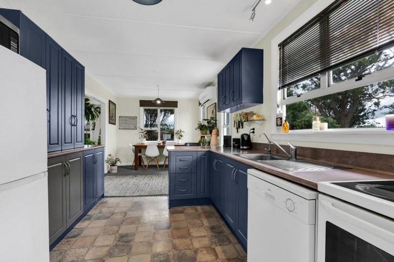 Photo of property in 19 Kahikatea Street, Inglewood, 4330